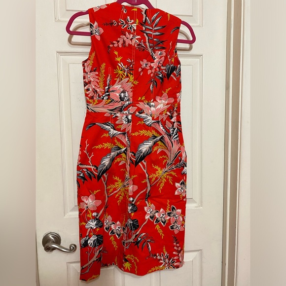 NEW Diane Von Furstenberg Floral Zip Front Sheath Dress - Size 0 - Picture 6 of 9